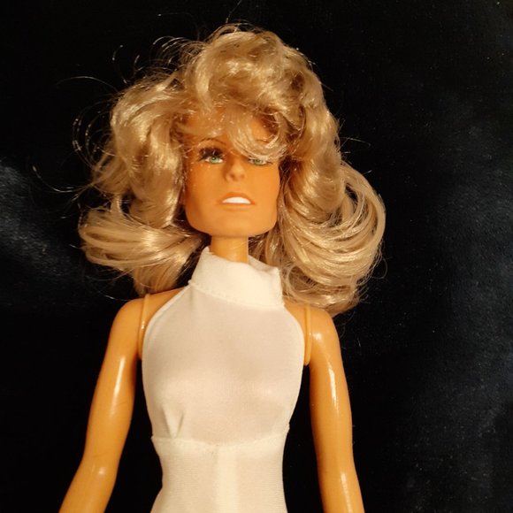 FARRAH FAWCETT POSEABLE FASHION DOLL IN WHITE by MEGO 1977 12 inches tall - Picture 5 of 10